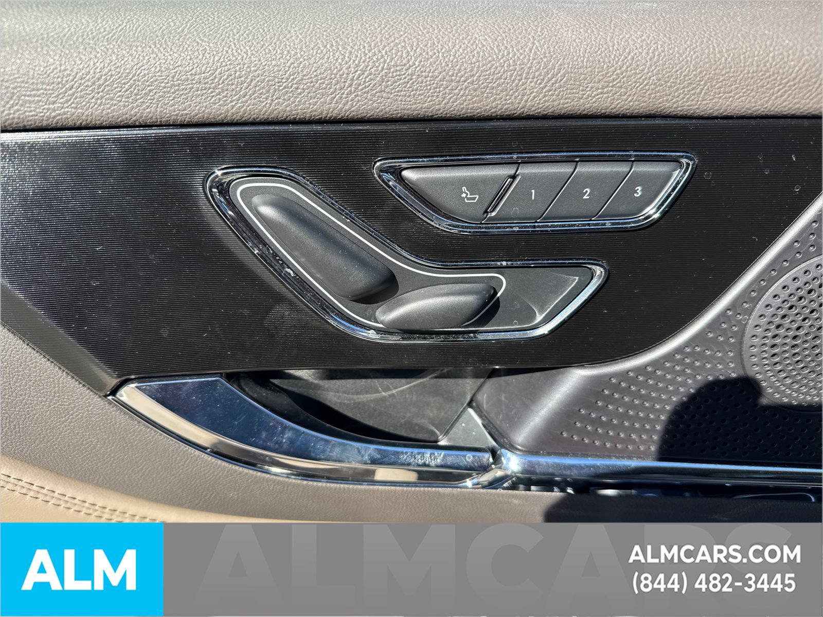 Used 2024 Lincoln Corsair AWD image 11