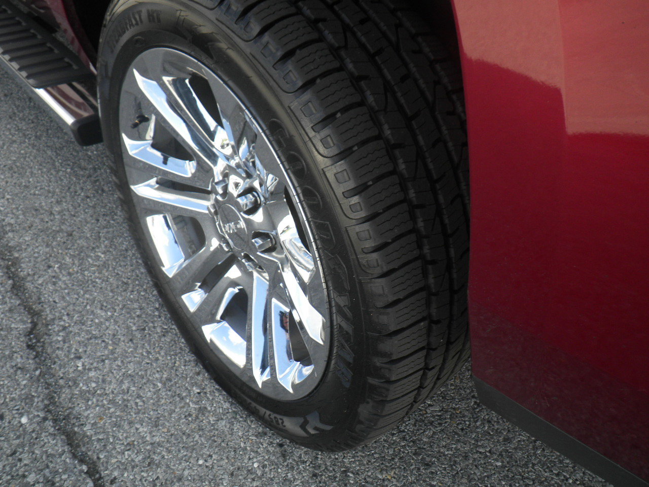 Used 2018 GMC Yukon XL SLT w/ Premium Edition image 14