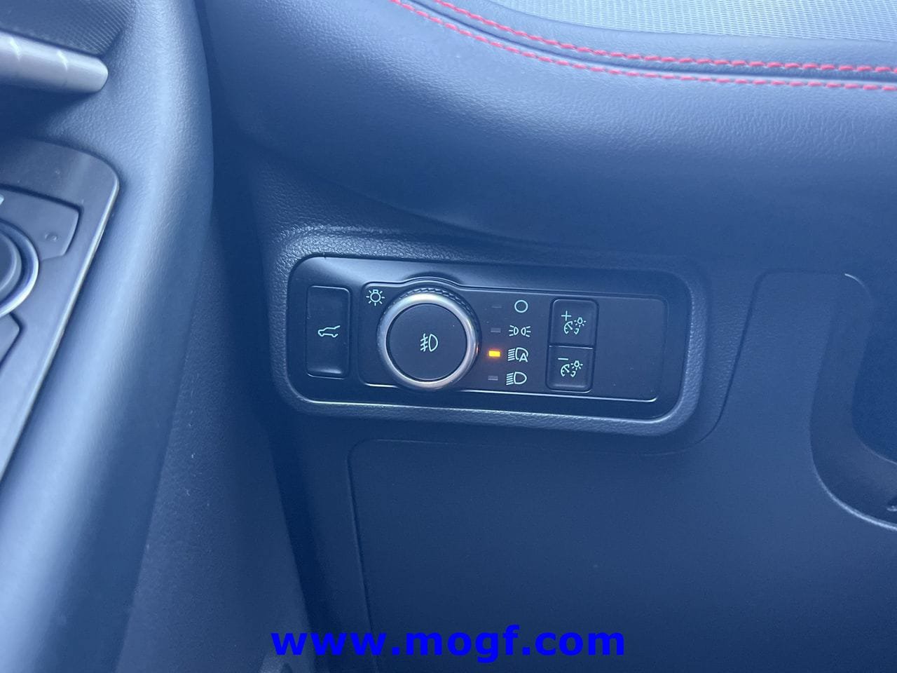 Certified 2025 Ford Explorer ST-Line AWD/4WD image 15