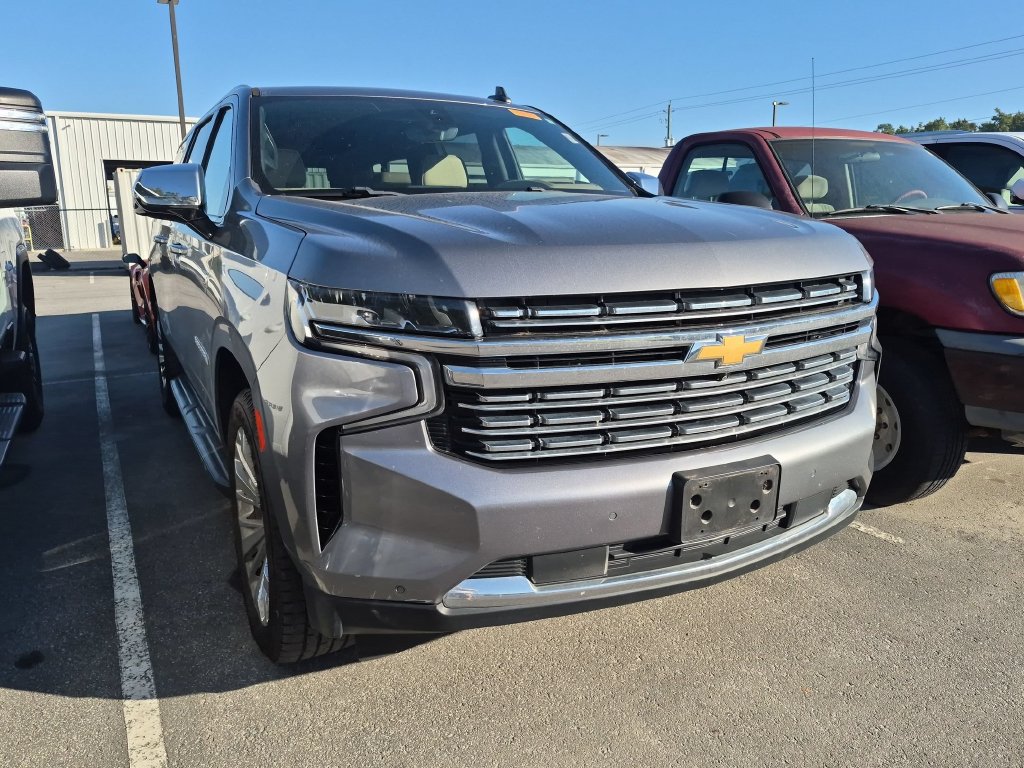 Used 2021 Chevrolet Suburban Premier w/ Premium Package AWD/4WD image 15