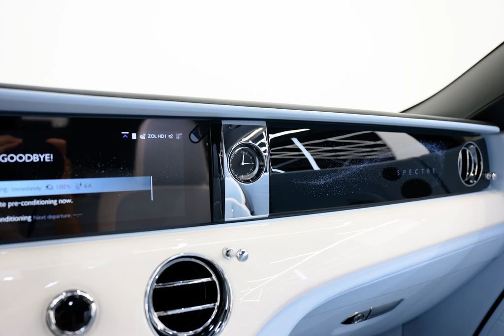 Used 2025 Rolls-Royce Spectre AWD/4WD image 43
