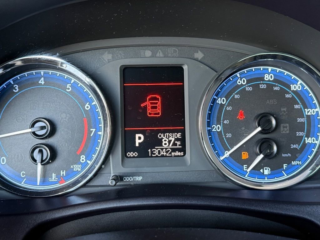 Used 2018 Toyota Corolla LE w/ Carpet Mat Package (TMS) image 25