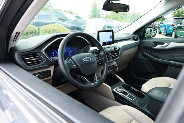 Used 2022 Ford Escape SEL w/ Technology Package FWD image 26