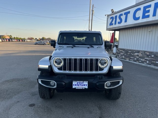 Used 2024 Jeep Wrangler Sahara image 2