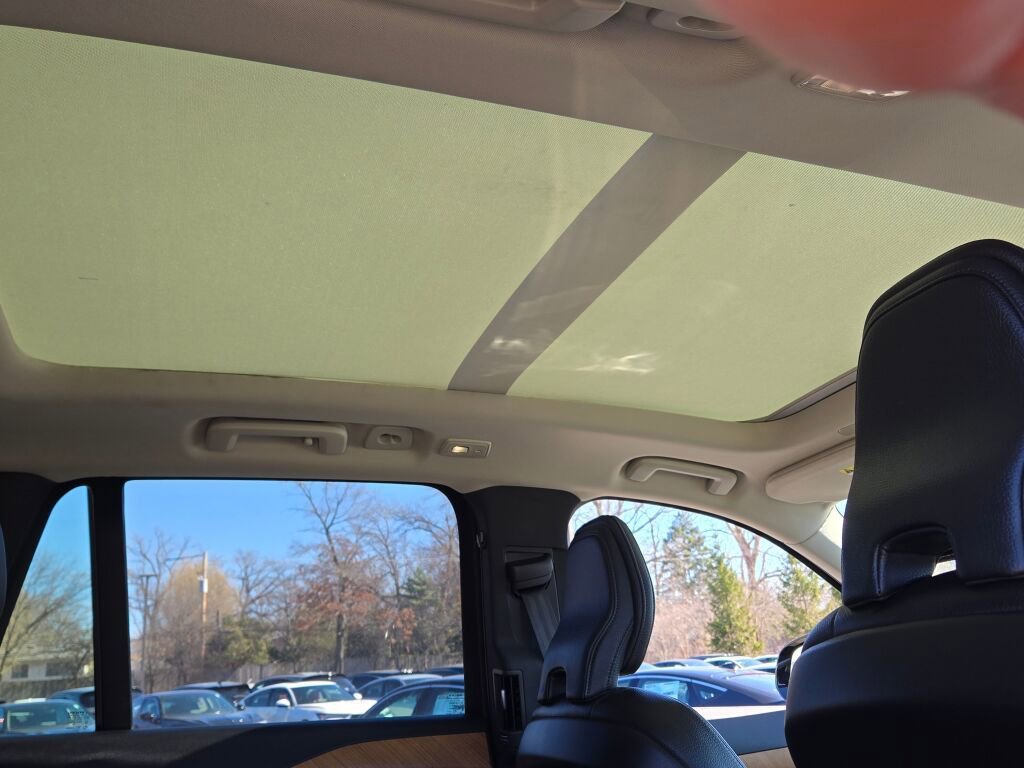 Used 2023 Volvo XC90 T8 Core image 17