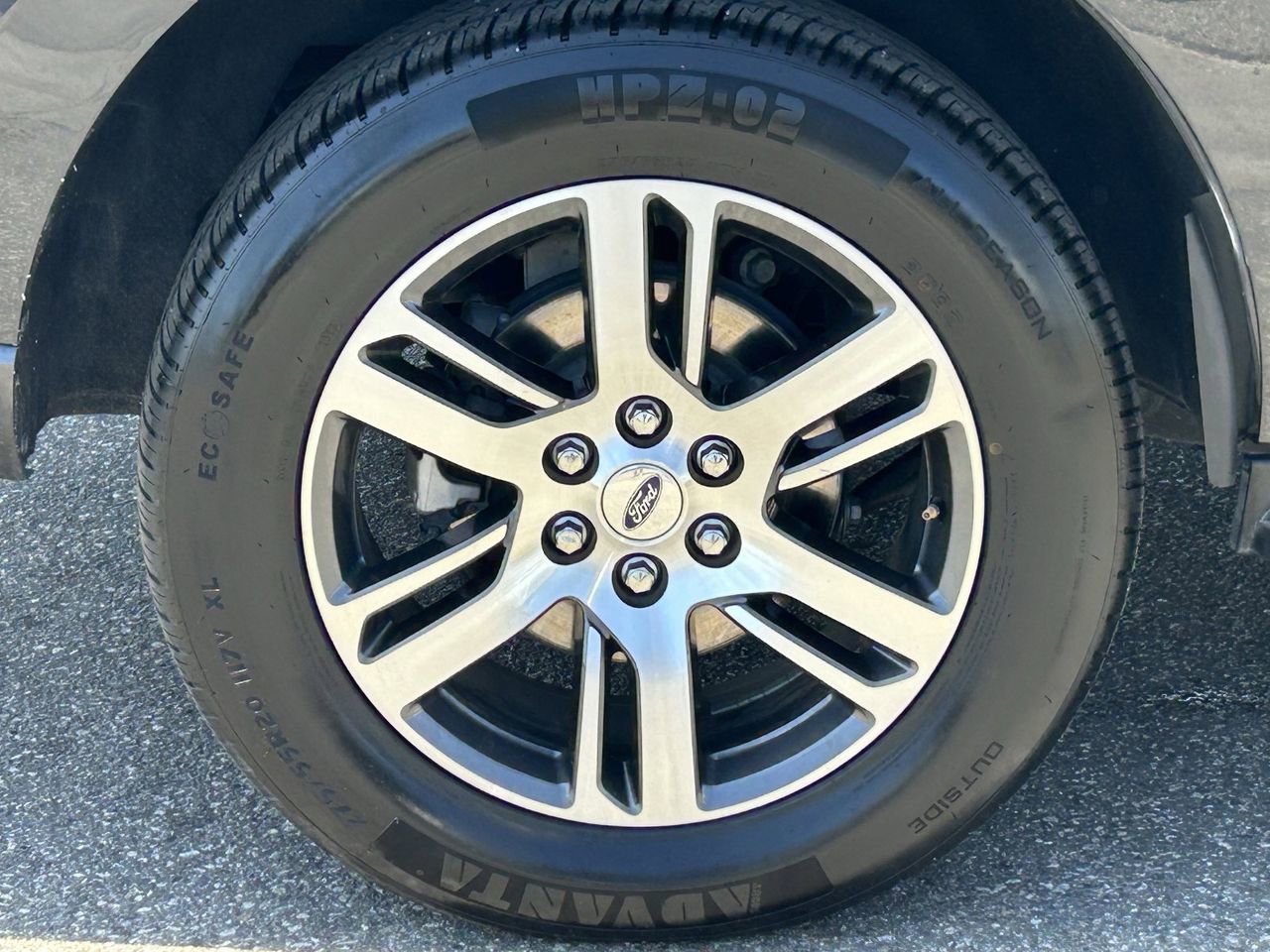 Used 2023 Ford Expedition Limited image 11