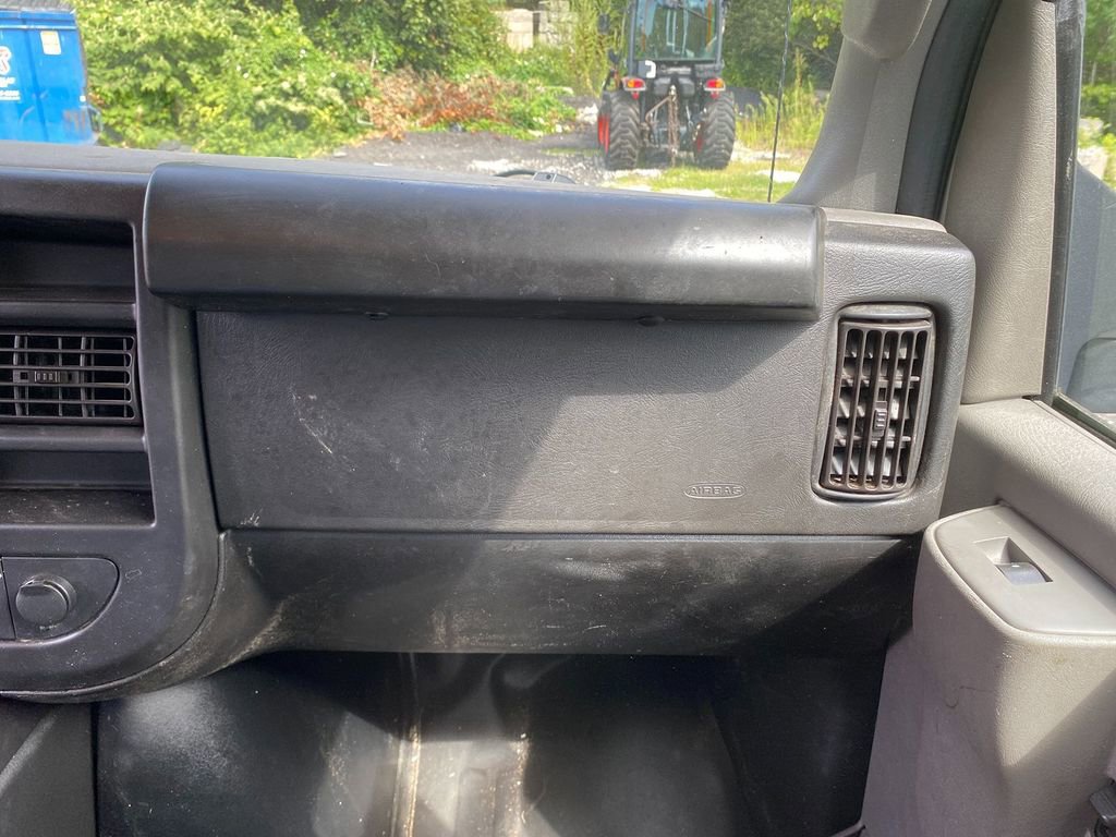 Used 2022 GMC Savana 3500 w/ Power Convenience Package image 21