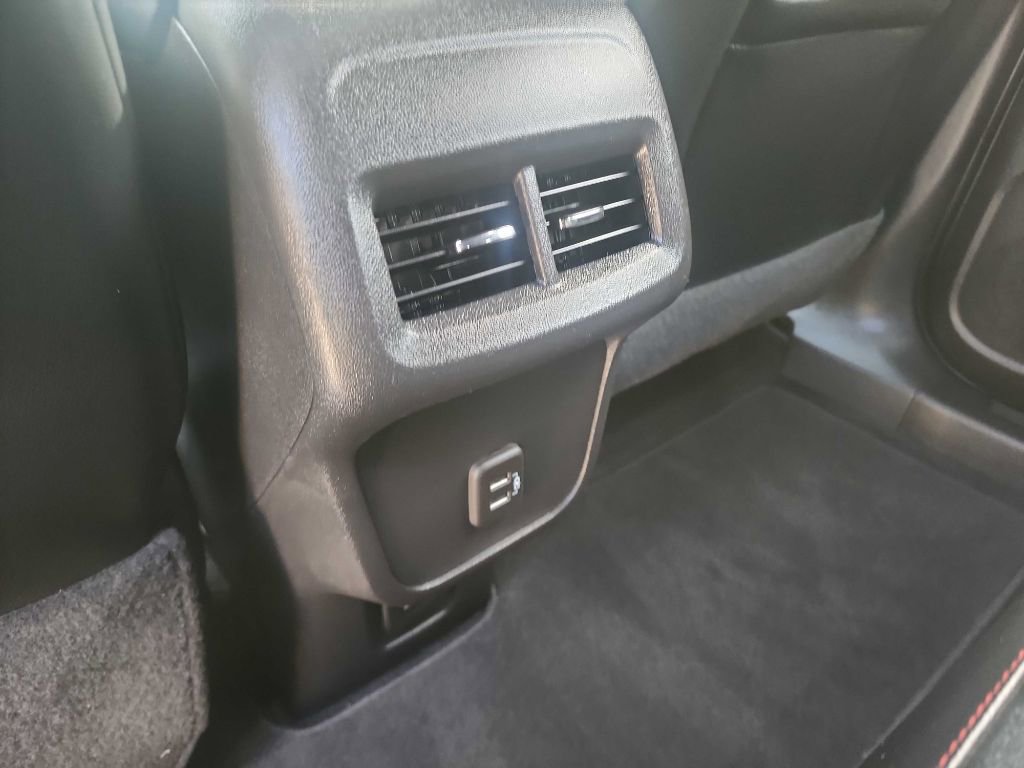 Used 2023 Chevrolet Equinox RS image 31