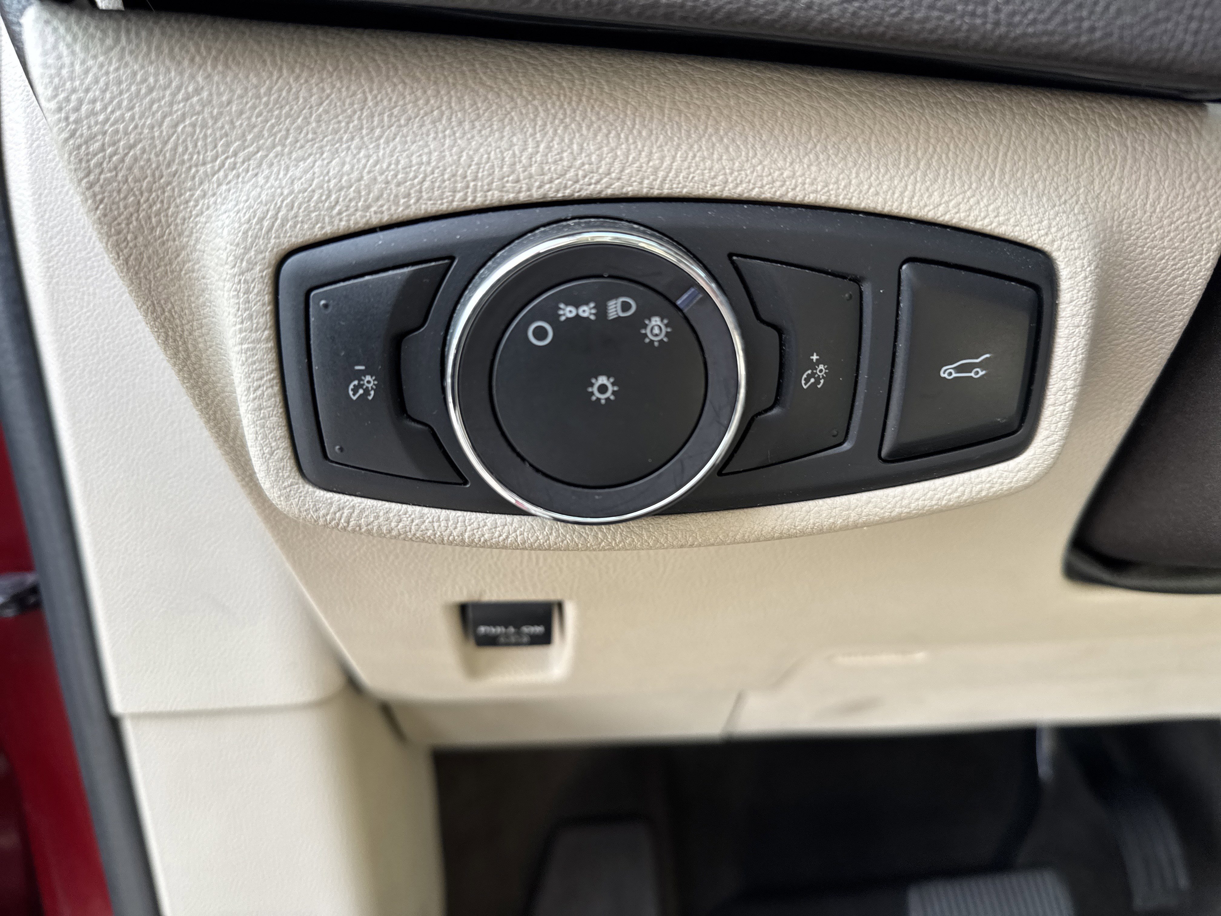 Used 2019 Lincoln MKC Premiere image 27