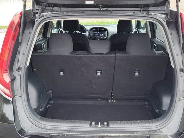 Used 2022 Kia Soul LX w/ Technology Package image 4