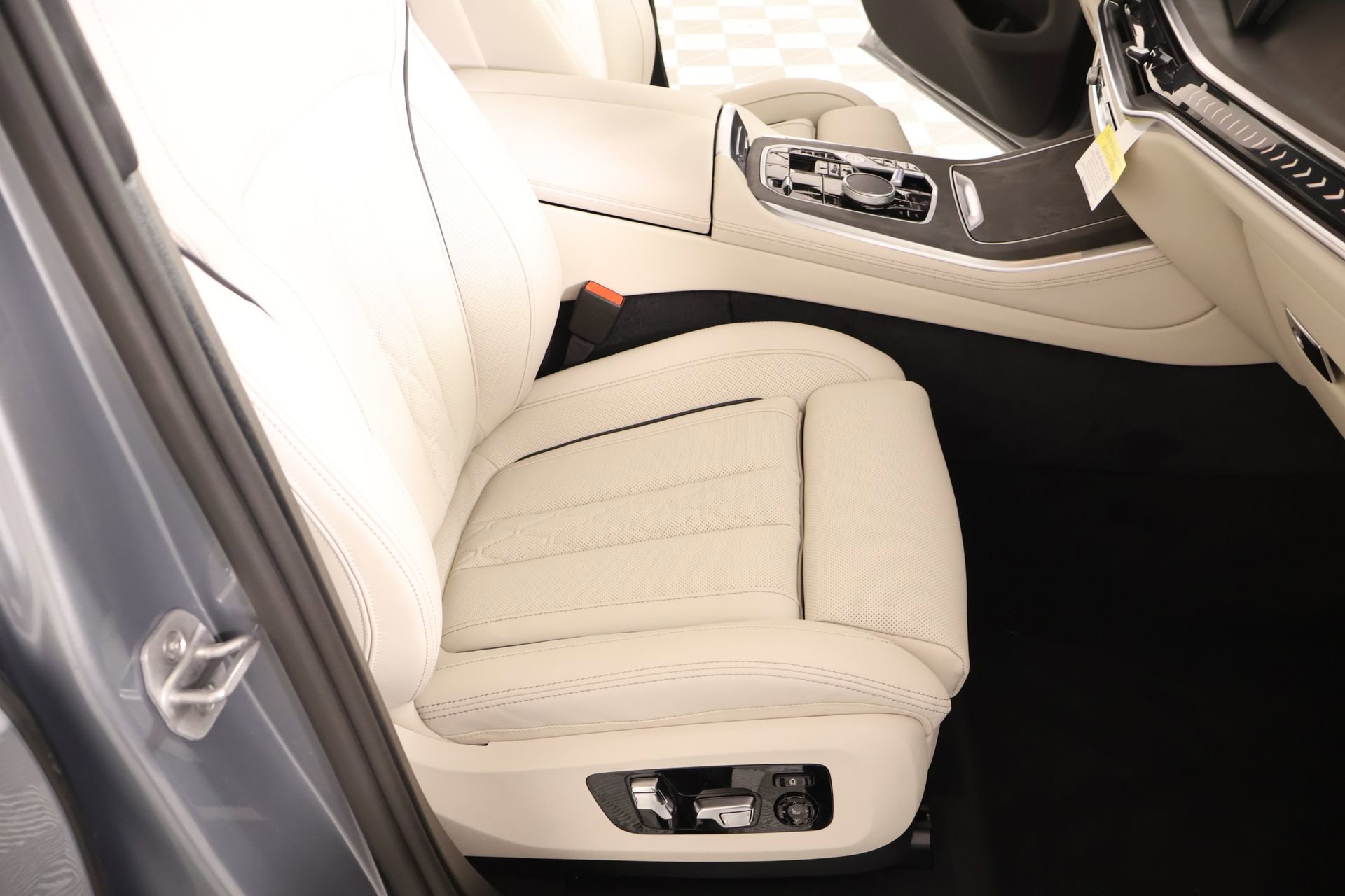 New 2026 BMW X5 xDrive50e AWD/4WD image 13