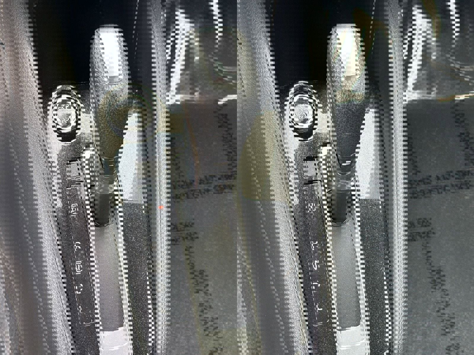 Used 2020 Nissan Versa SR w/ Convenience Package image 28