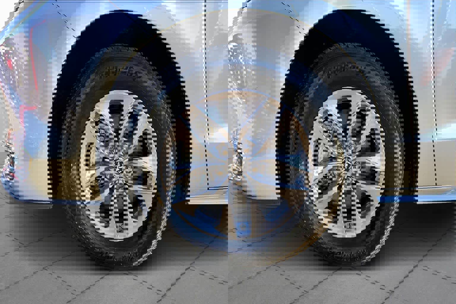 Used 2024 Toyota Sienna XLE image 11