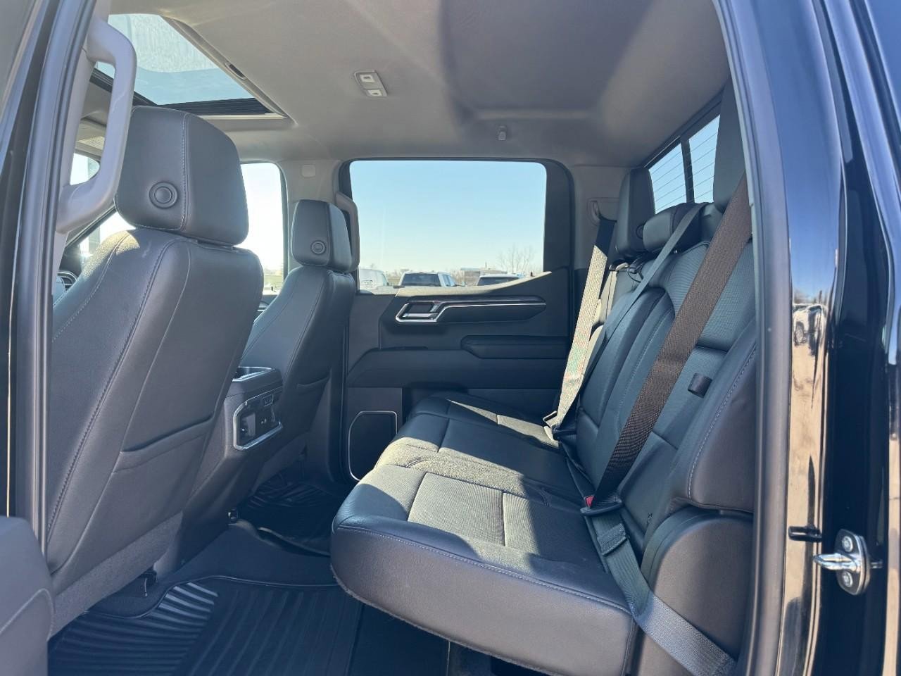 Used 2022 Chevrolet Silverado 1500 LTZ w/ Technology Package image 10