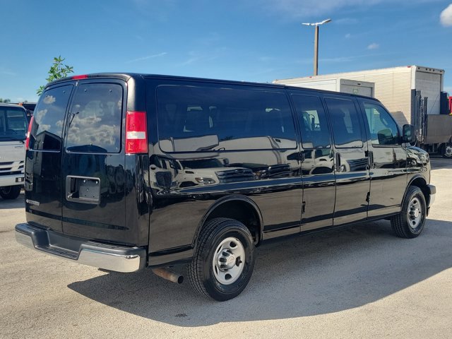 Used 2018 Chevrolet Express 3500 LT w/ LT Preferred Equipment Group RWD image 3