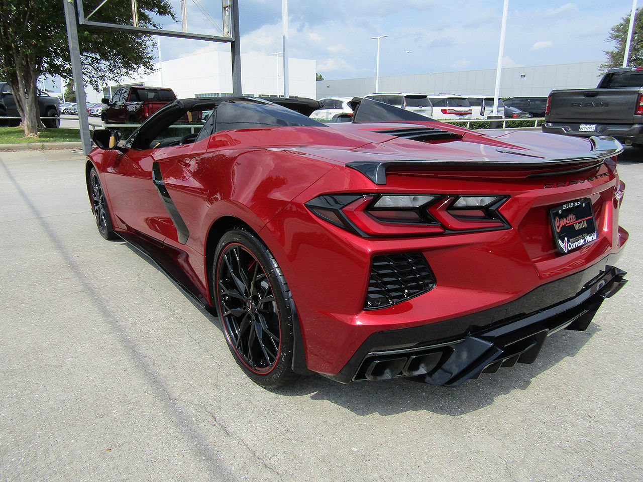 Used 2024 Chevrolet Corvette Stingray Preferred Conv w/ Stealth Interior Trim Package RWD image 7