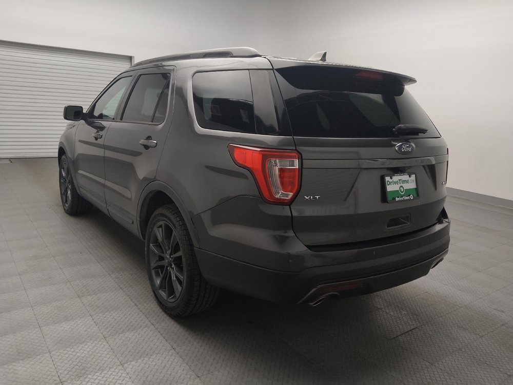Used 2017 Ford Explorer XLT w/ Equipment Group 202A AWD/4WD image 5