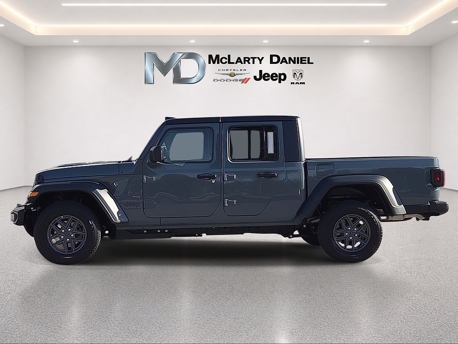 New 2026 Jeep Gladiator Sport AWD/4WD image 3