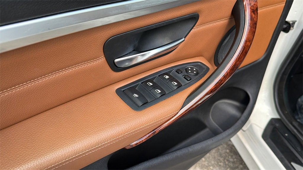 Used 2015 BMW 428i Convertible image 19