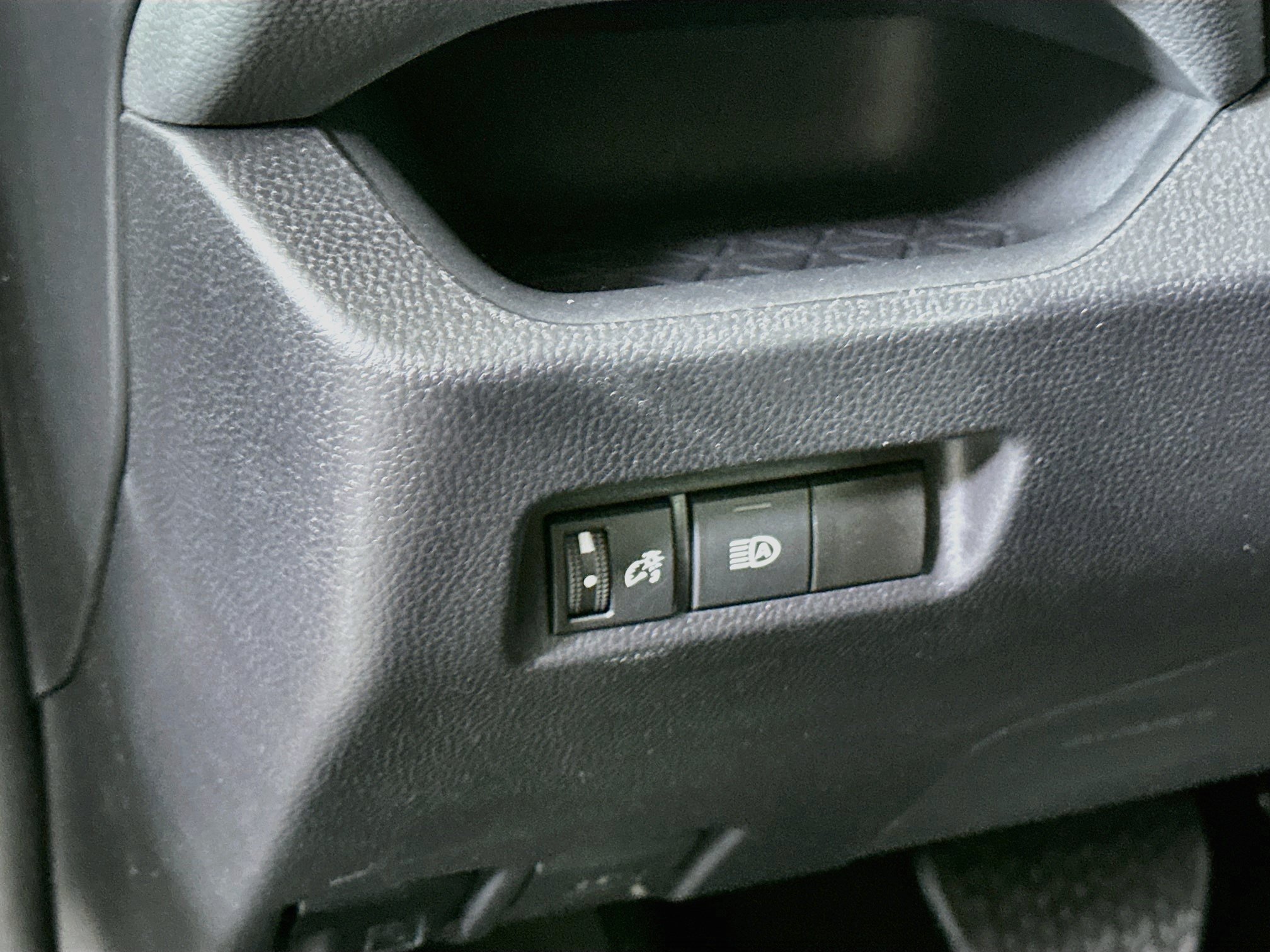 Used 2025 Toyota RAV4 LE FWD image 17