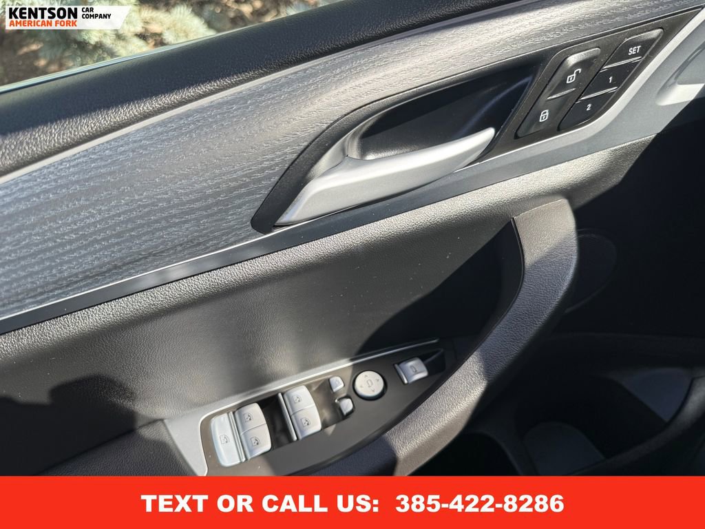 Used 2025 BMW X4 xDrive30i image 22