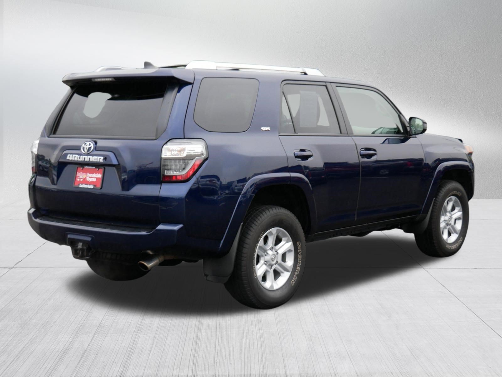 Used 2018 Toyota 4Runner SR5 w/ Convenience Package AWD/4WD image 7