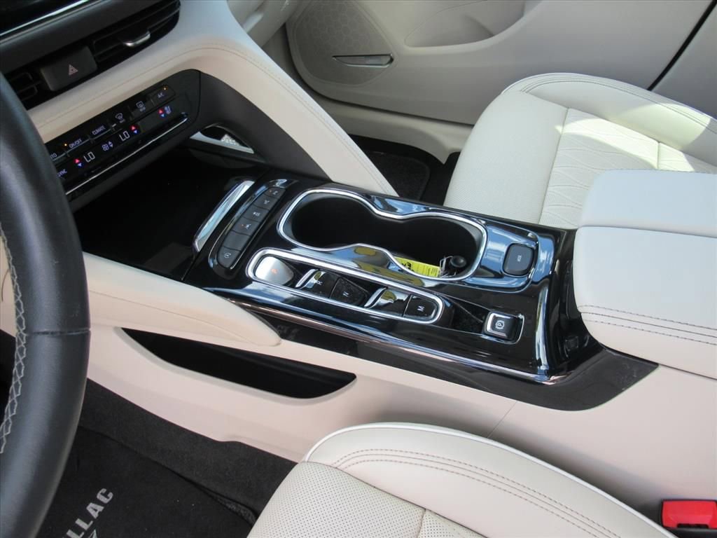 Used 2022 Buick Envision Avenir w/ Technology Package II image 18