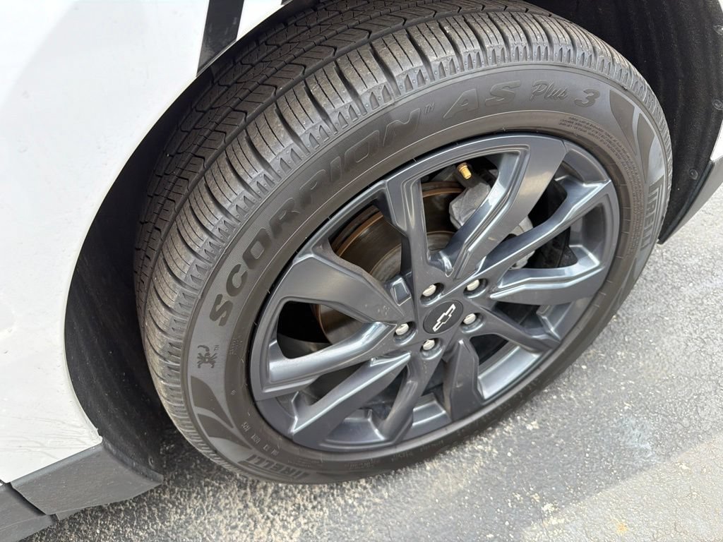 Used 2023 Chevrolet Equinox RS FWD image 11