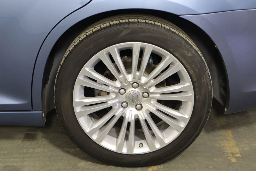 Used 2011 Chrysler 300 C RWD image 40