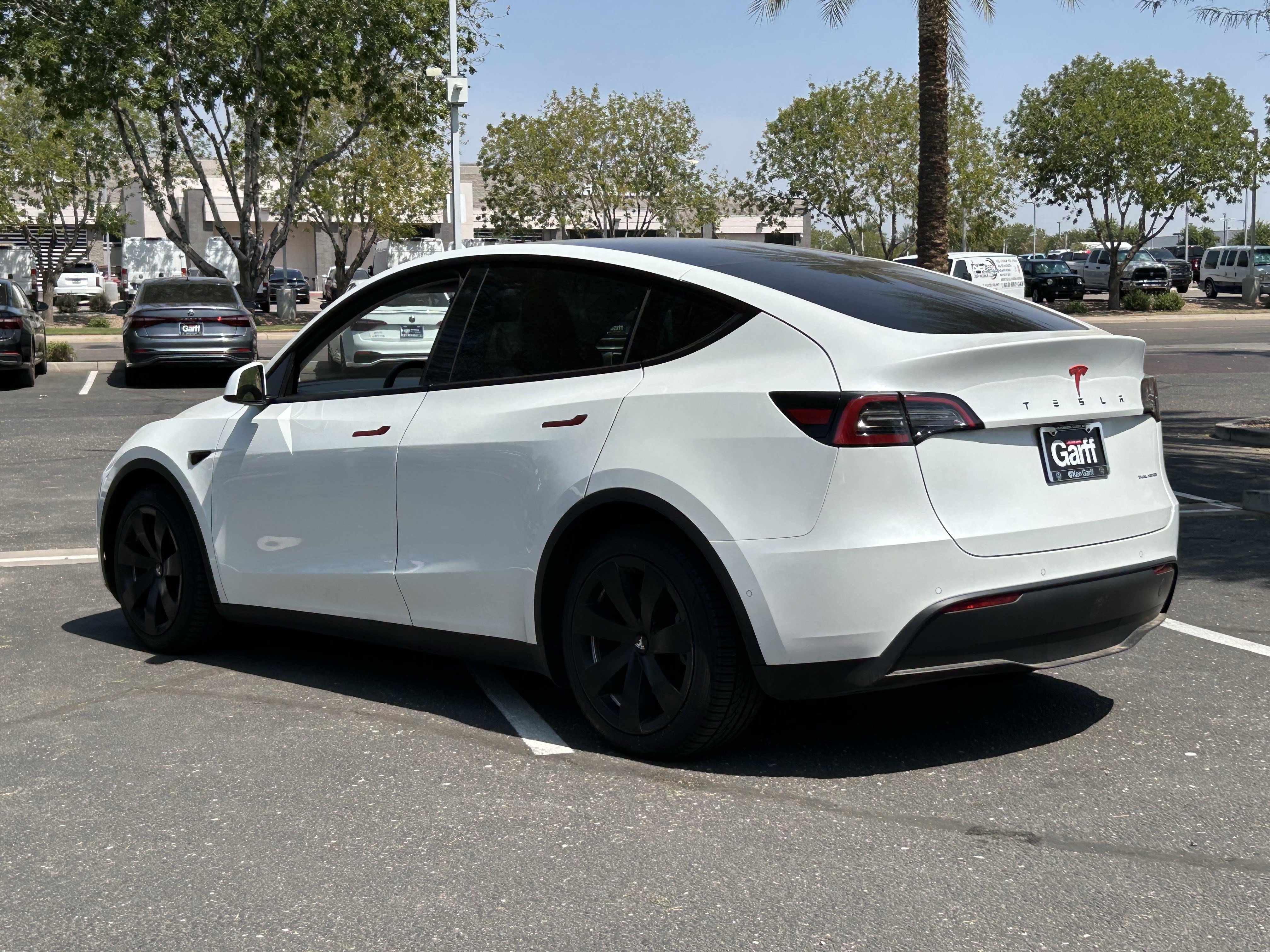 Used 2021 Tesla Model Y Long Range AWD/4WD image 3