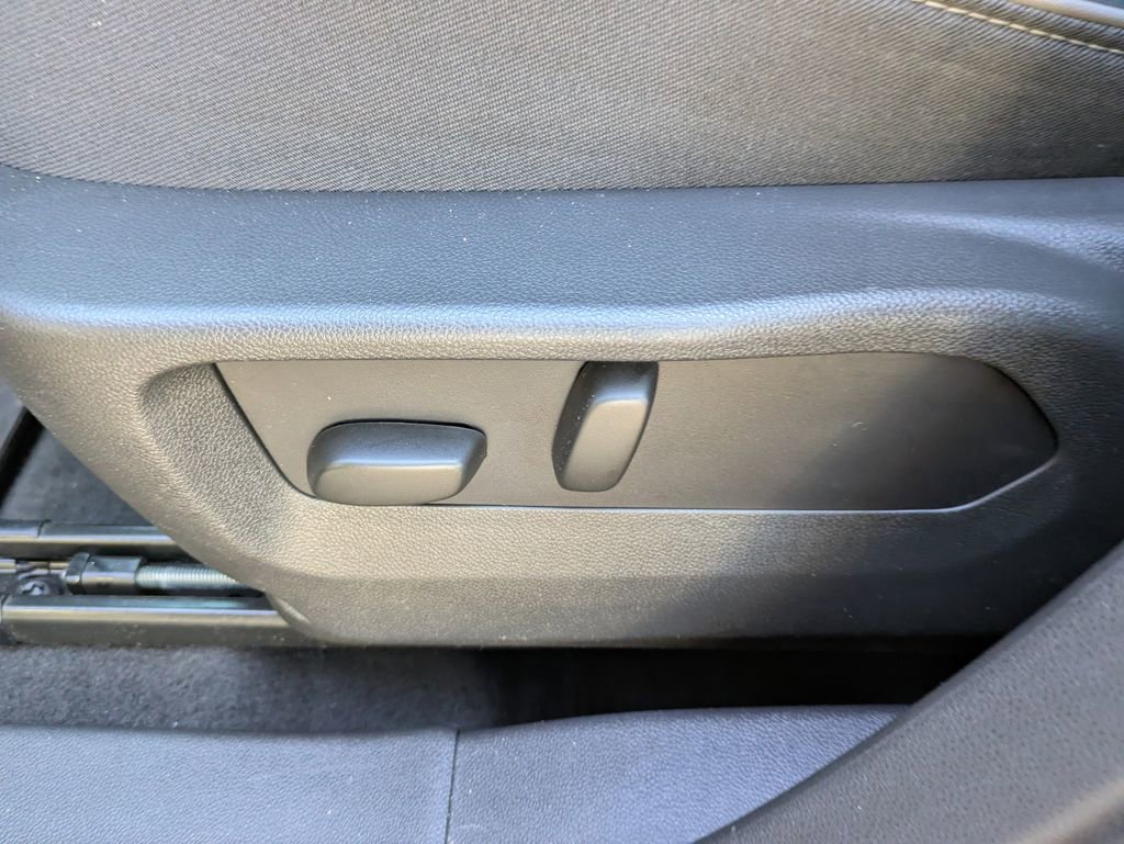 Used 2023 Buick Envision Avenir image 19