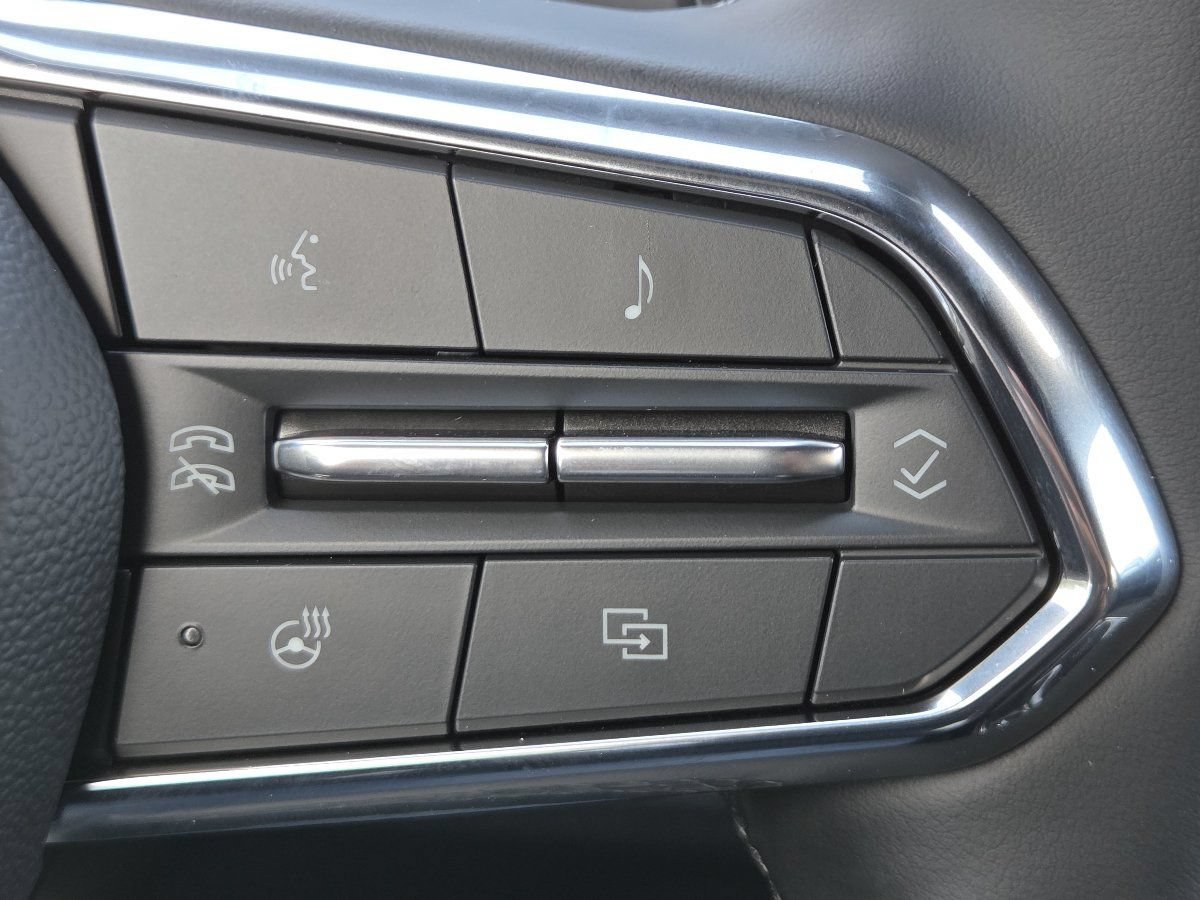 New 2027 Chevrolet Equinox LT w/ Midnight Edition FWD image 32