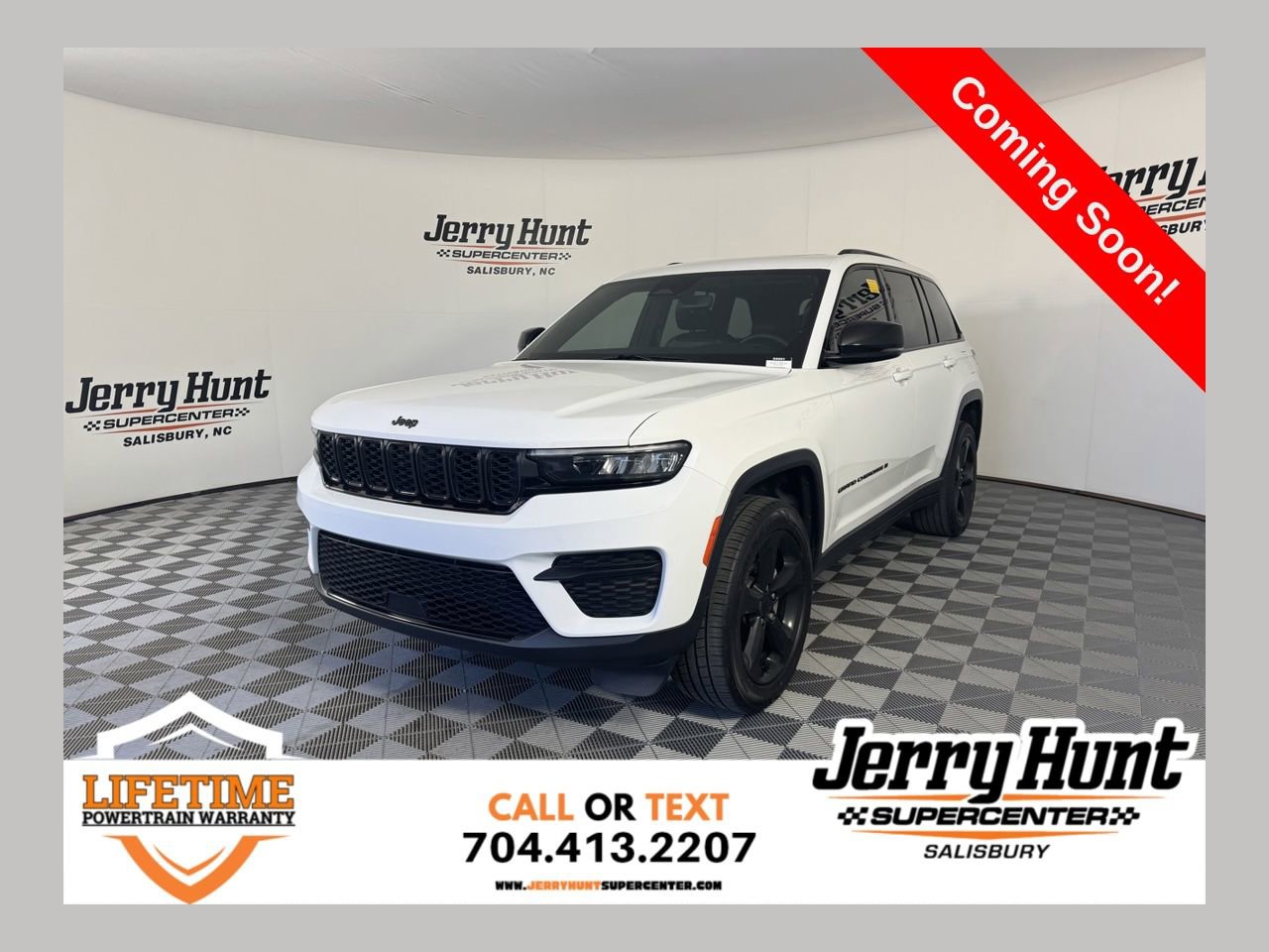 Used 2023 Jeep Grand Cherokee Altitude RWD image 1