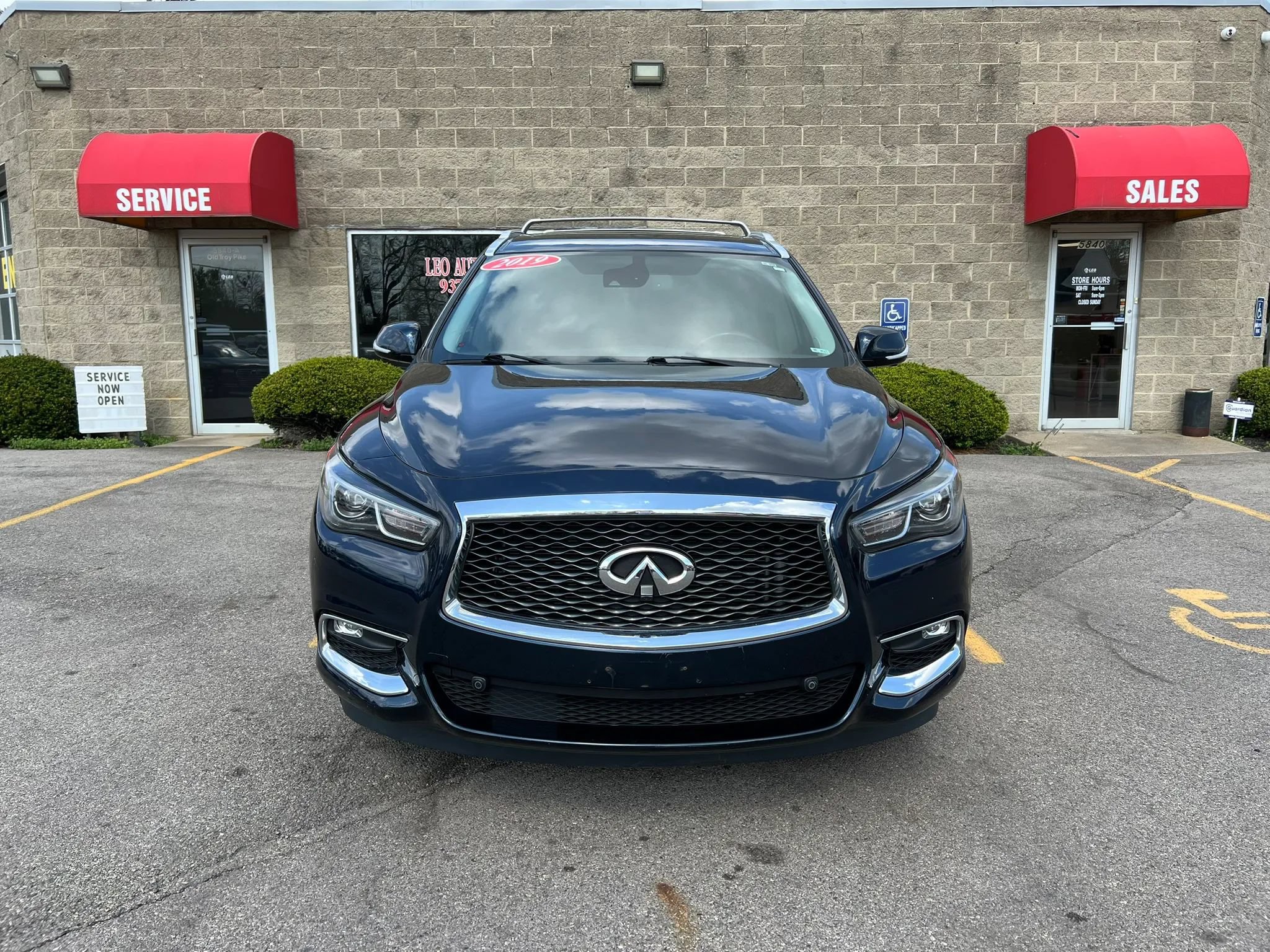 Used 2019 INFINITI QX60 Luxe w/ Sensory Package AWD/4WD image 2