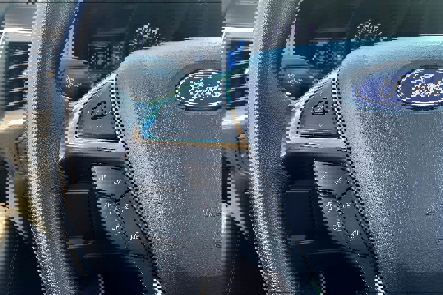 Used 2024 Ford Edge Titanium image 24