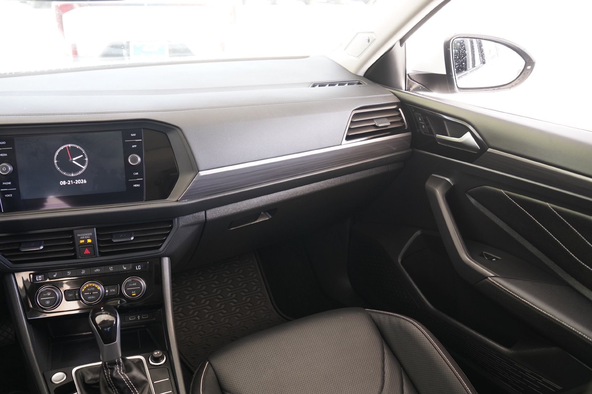 Used 2024 Volkswagen Jetta SEL FWD image 22