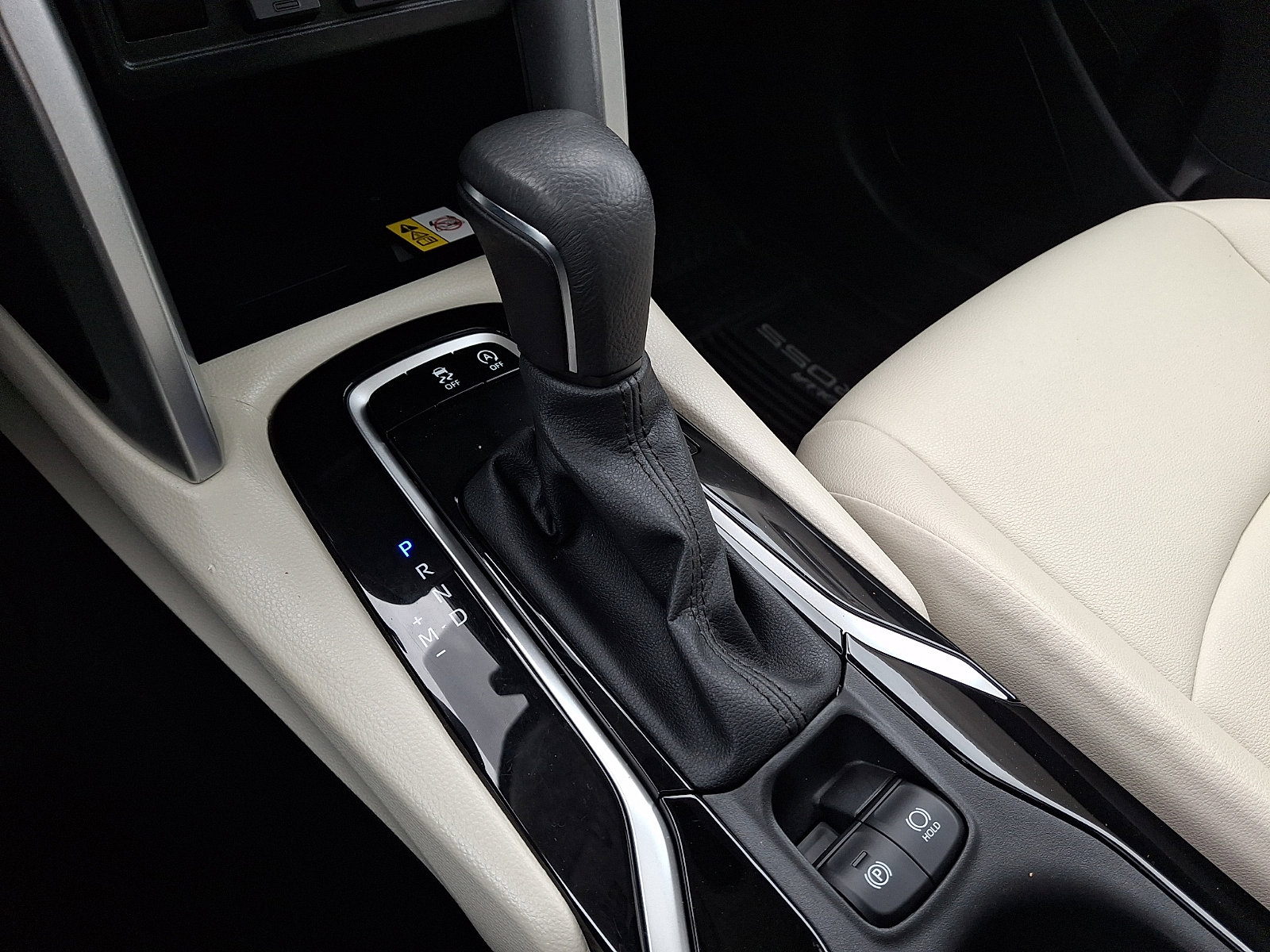 Certified 2022 Toyota Corolla Cross XLE w/ Convenience Package image 15