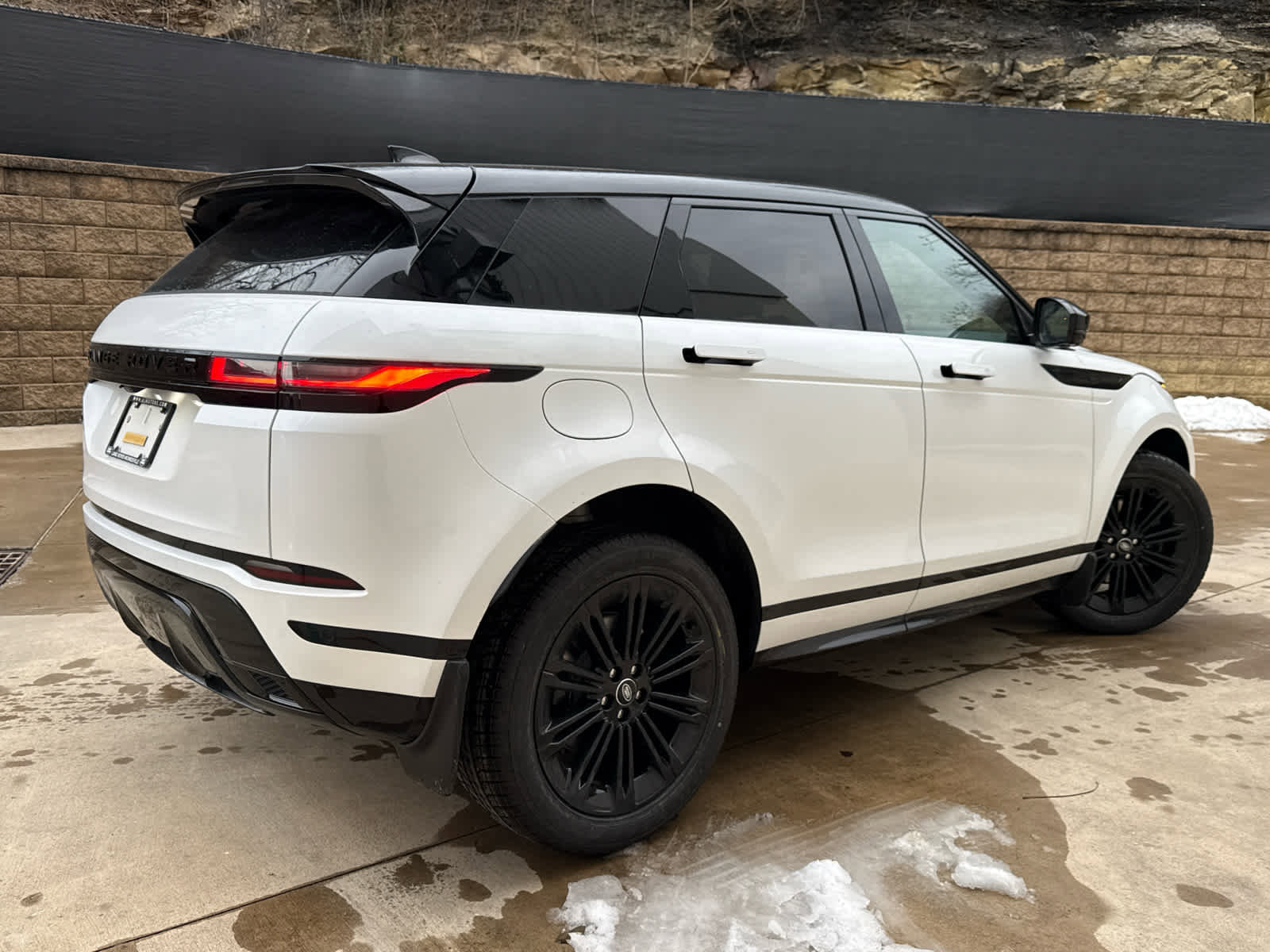 New 2026 Land Rover Range Rover Evoque Dynamic SE image 3