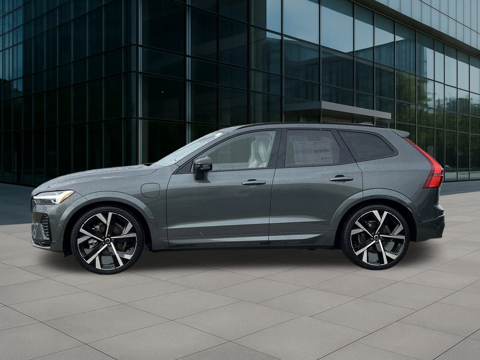 New 2026 Volvo XC60 T8 Ultra image 2