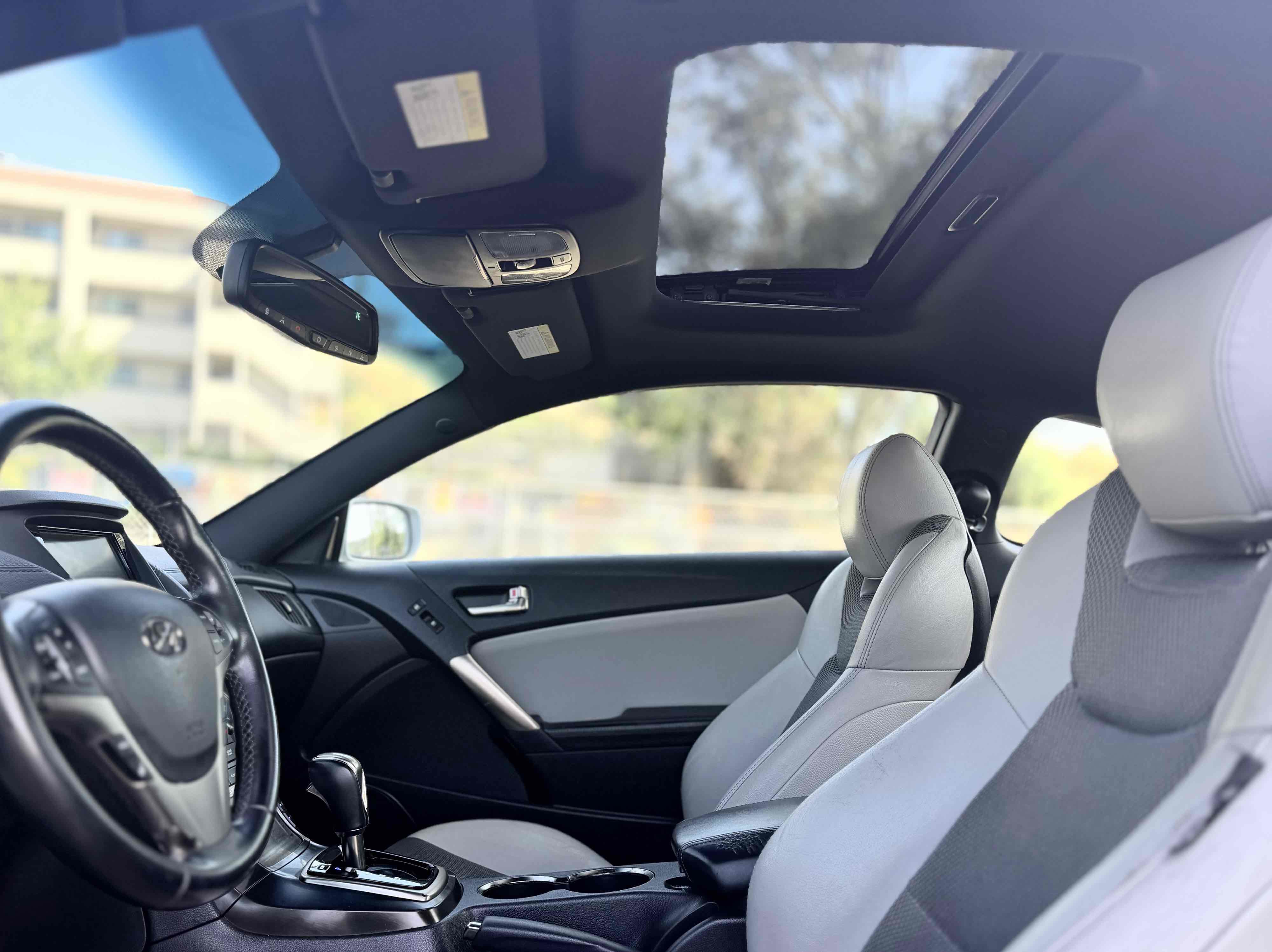 Used 2014 Hyundai Genesis 2.0T image 25