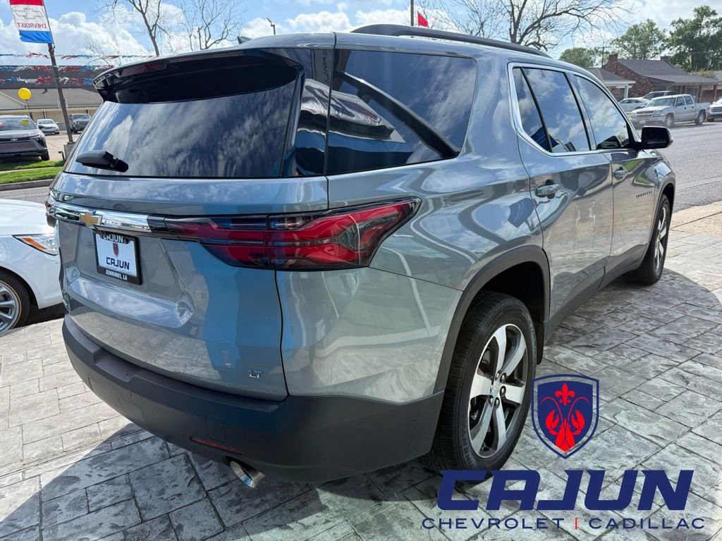 Used 2023 Chevrolet Traverse LT w/ LT Premium Package image 4