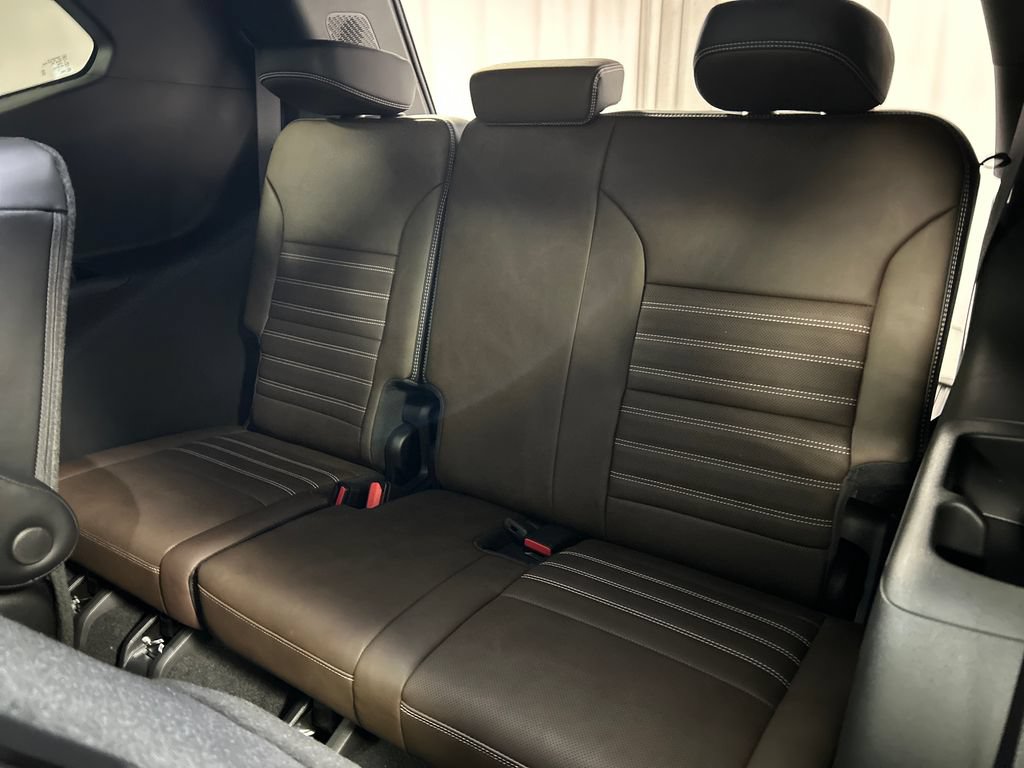 New 2026 GMC Acadia Denali Ultimate w/ LPO, Floor Liner Package AWD/4WD image 22