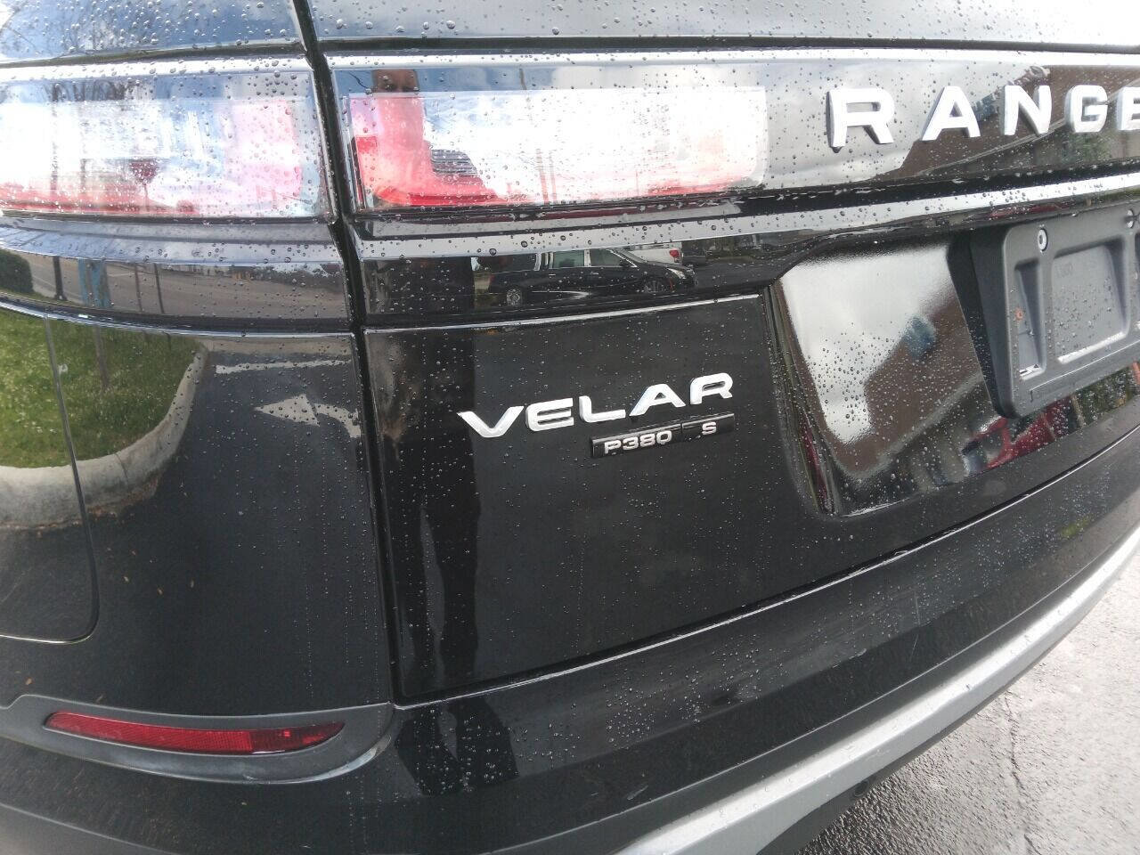 Used 2018 Land Rover Range Rover Velar S AWD/4WD image 6