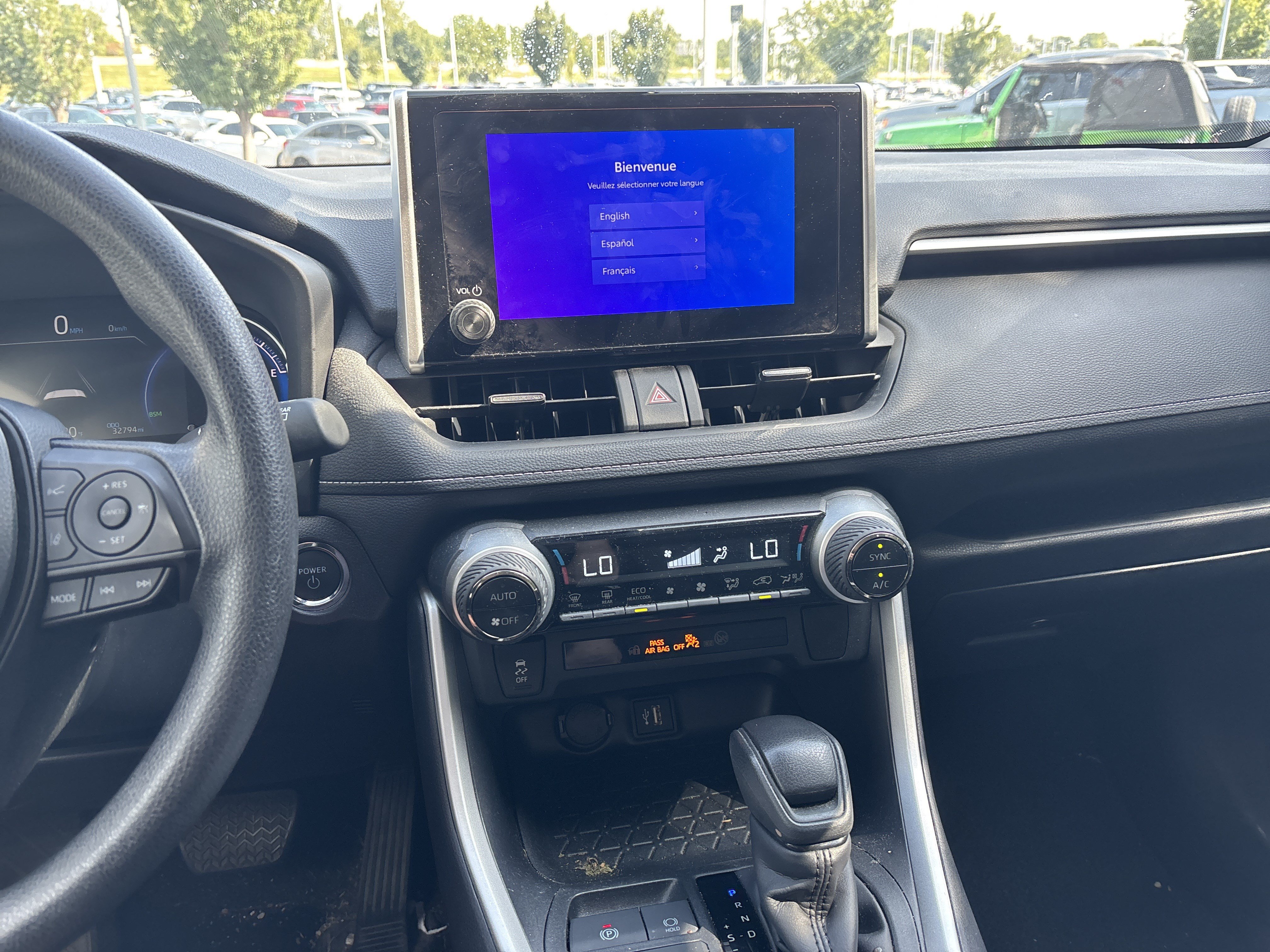 Used 2025 Toyota RAV4 XLE AWD/4WD image 23