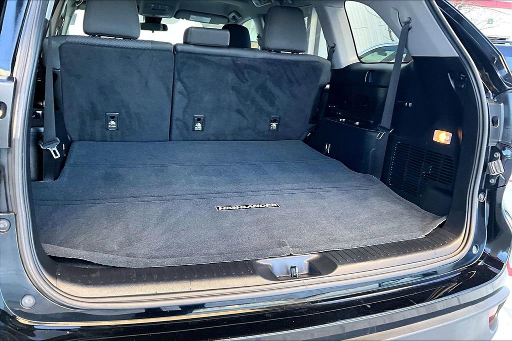 Used 2019 Toyota Highlander LE image 23