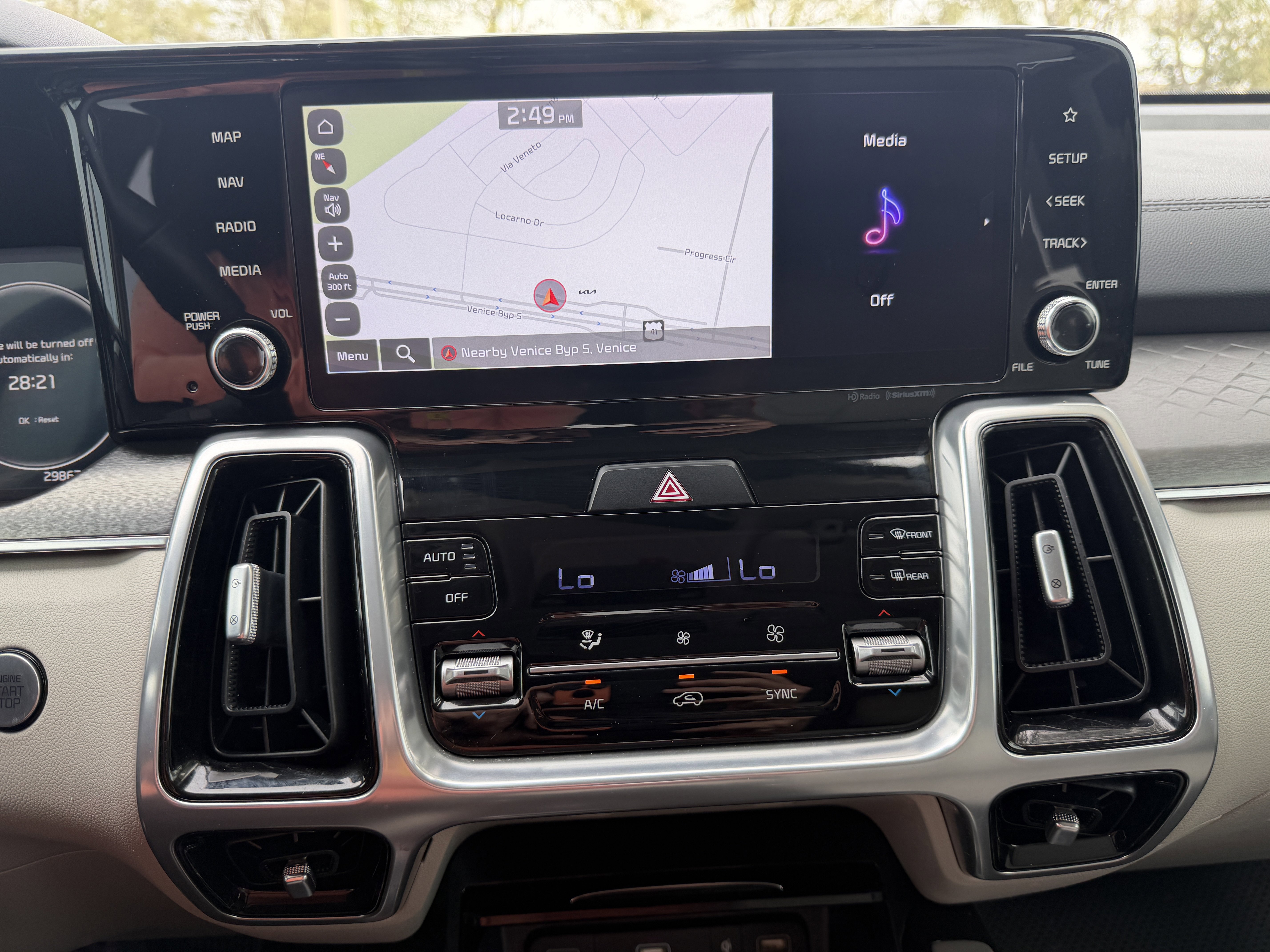 Certified 2023 Kia Sorento SX image 22