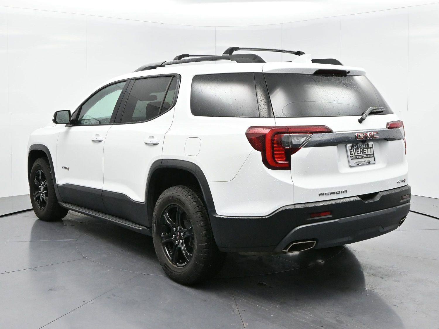 Used 2023 GMC Acadia AT4 w/ LPO, 'HIT The Road' Package AWD/4WD image 5