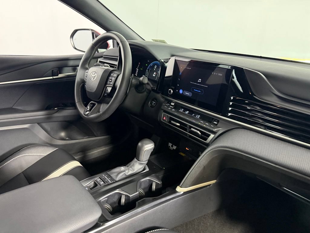 Used 2026 Toyota Camry SE FWD image 29