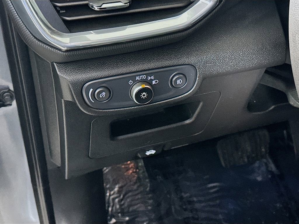 Used 2022 Chevrolet TrailBlazer LT AWD/4WD image 15