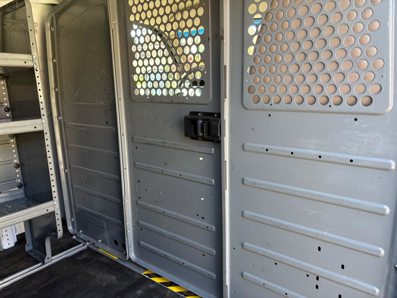 Used 2014 GMC Savana 2500 image 24